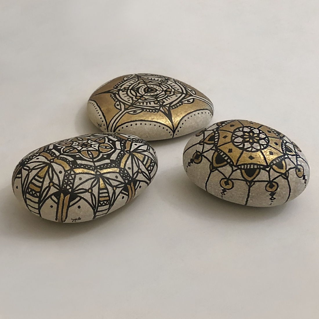 Arabesque Pebble Art Set of 3